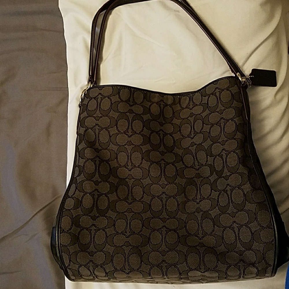 Genuine COACH Shoulder bag.